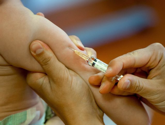 Прививка БЦЖ детям: необходимость, течение и осложнения