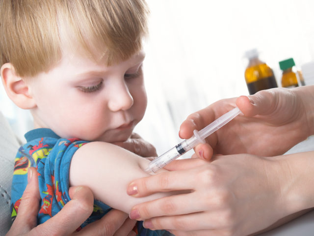 Все о прививке АДСМ: состав вакцины, график вакцинации, противопоказания