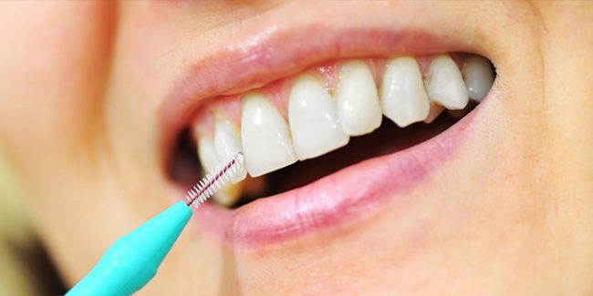 чистка ершиком для зубов